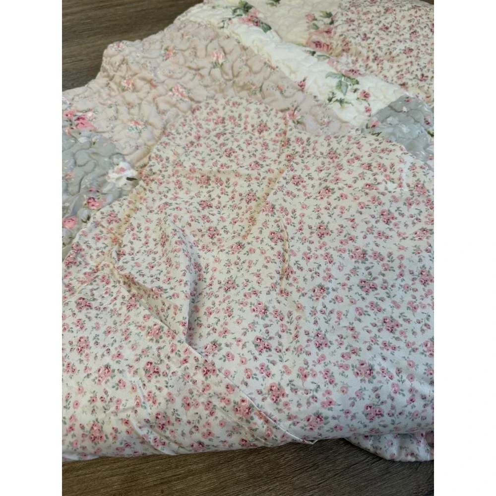 Queen pillow‎ shams, reversible Floral Patchwork, Beautiful Condition